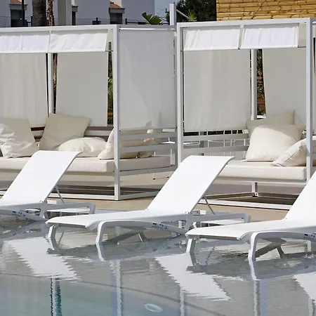 מלון Bg Tonga Tower 4*